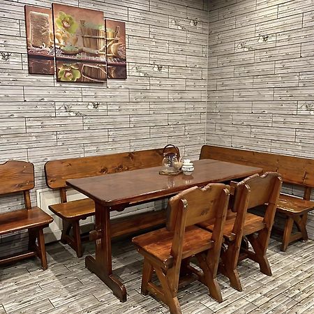 Hotel Koral 체르니우치 외부 사진