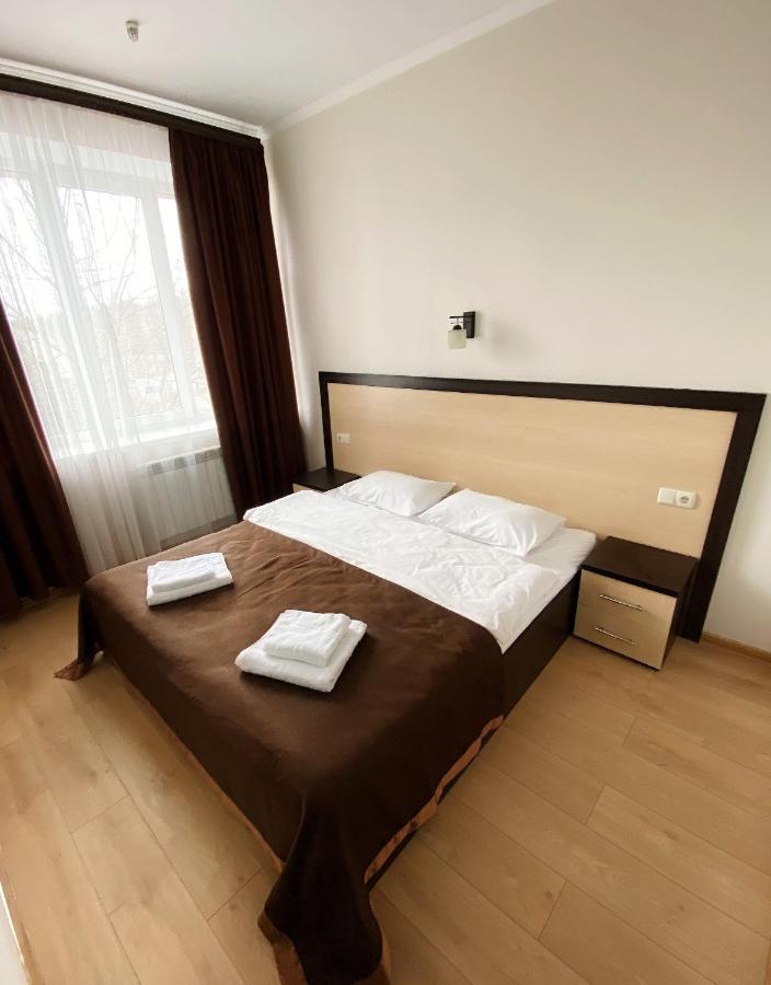Hotel Koral 체르니우치 외부 사진