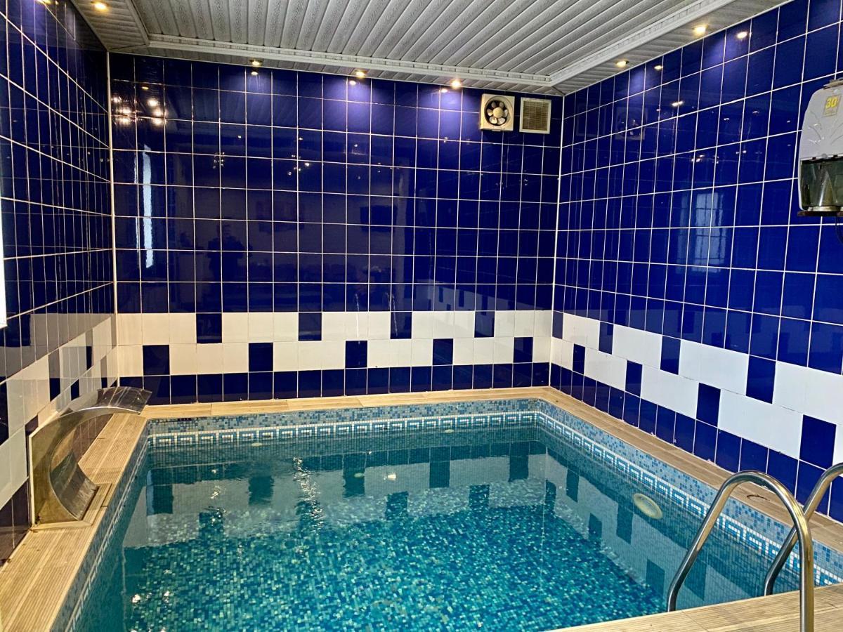 Hotel Koral 체르니우치 외부 사진