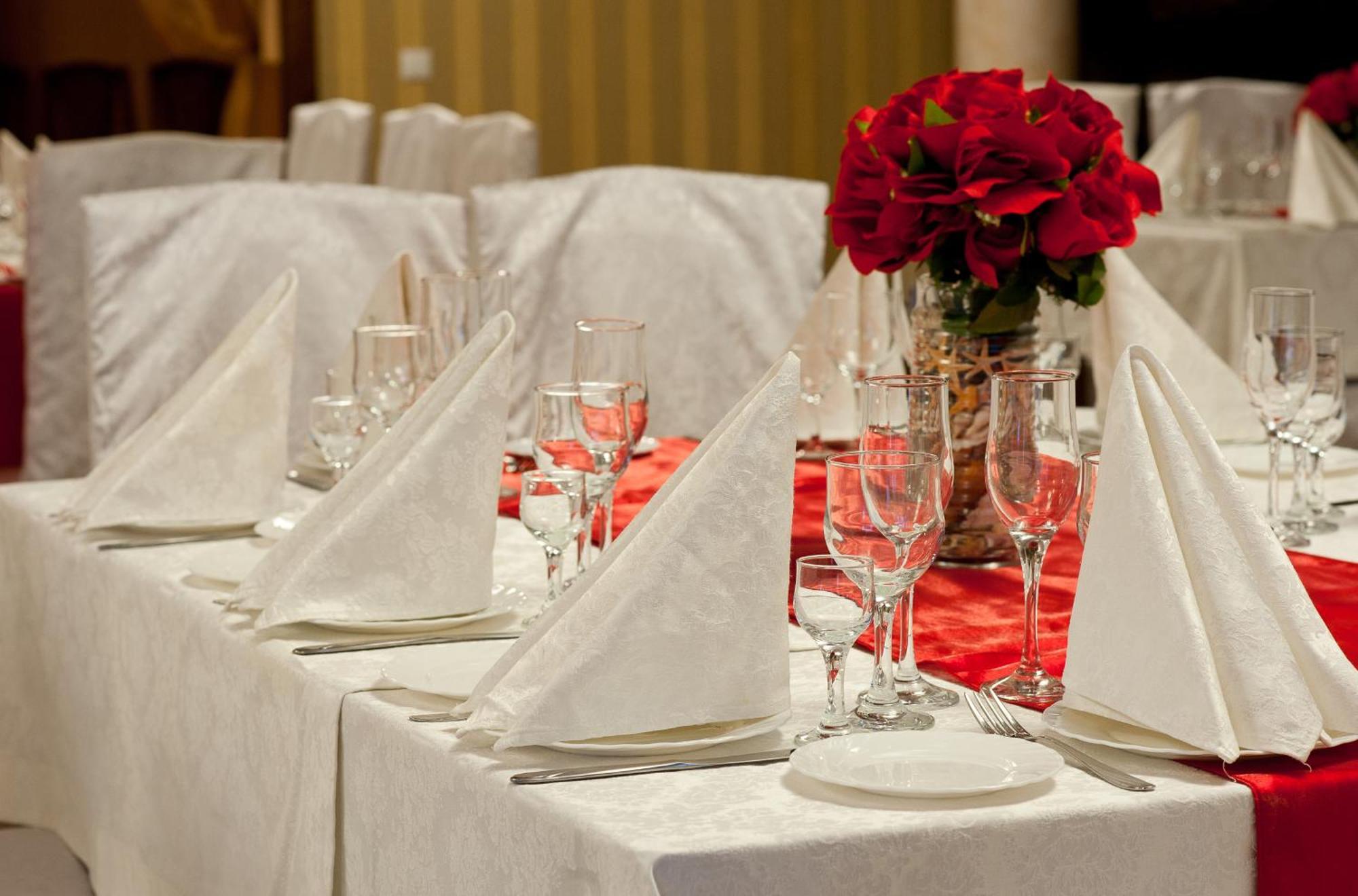 Hotel Koral 체르니우치 외부 사진