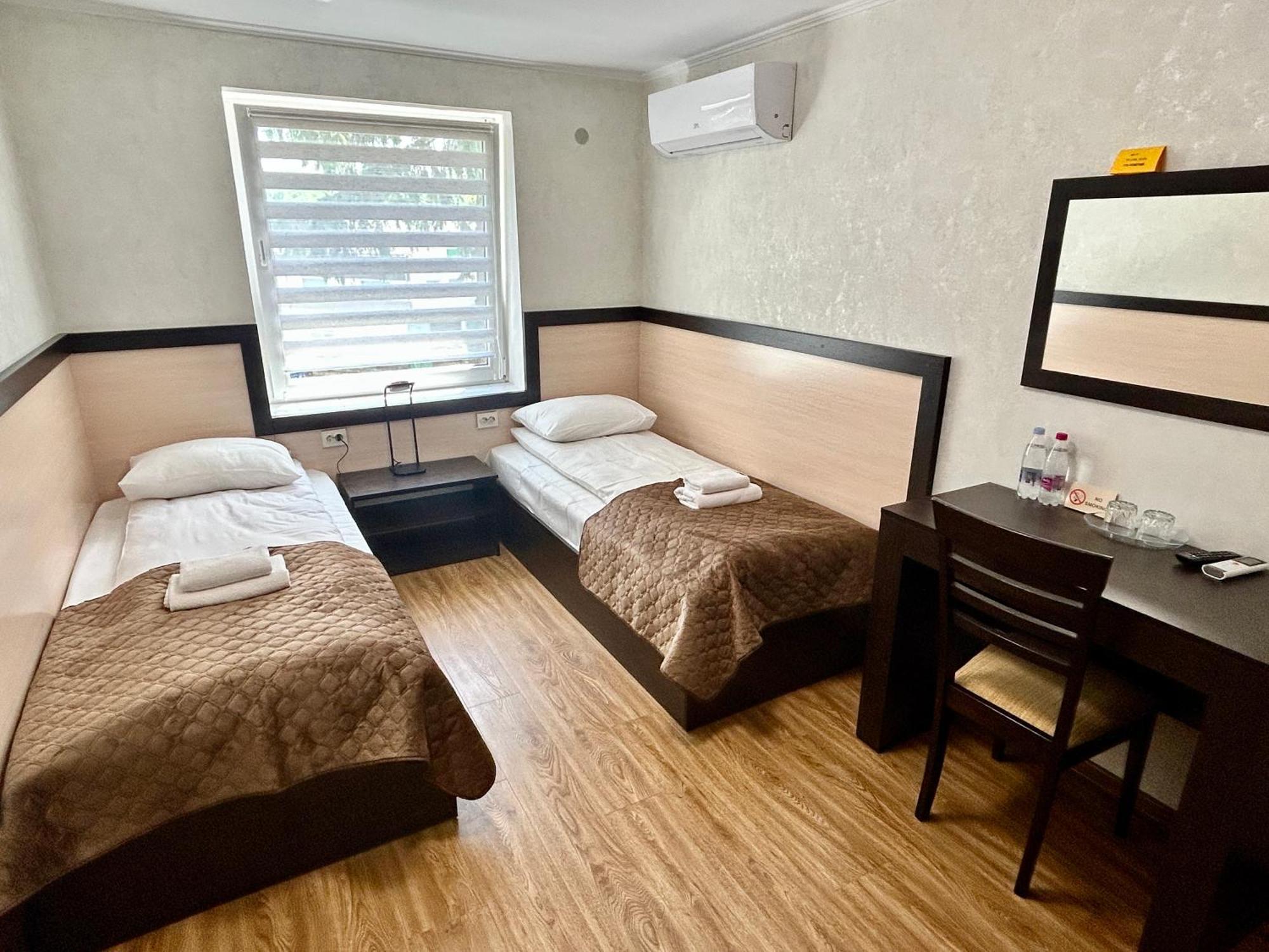 Hotel Koral 체르니우치 외부 사진