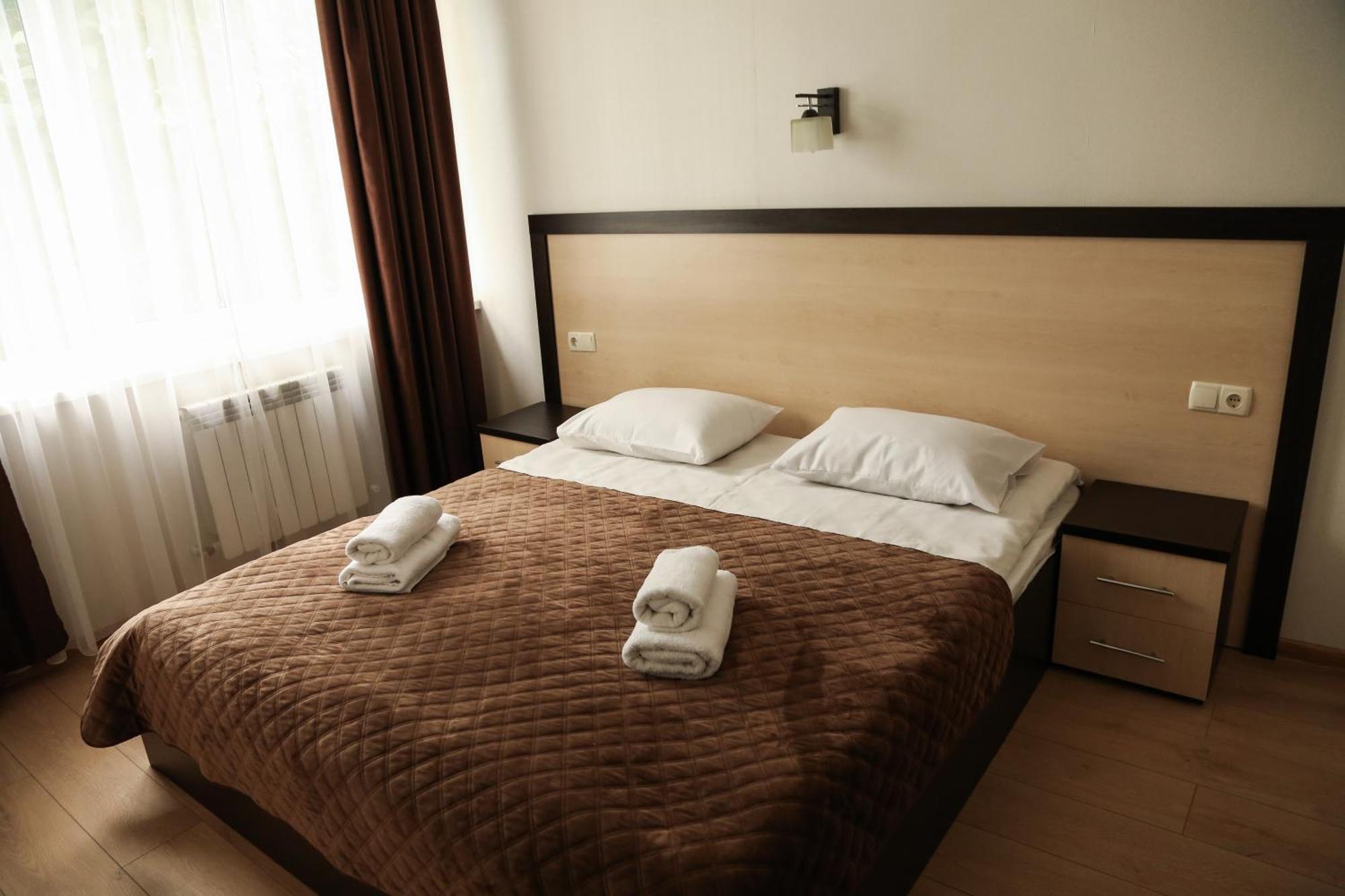 Hotel Koral 체르니우치 외부 사진