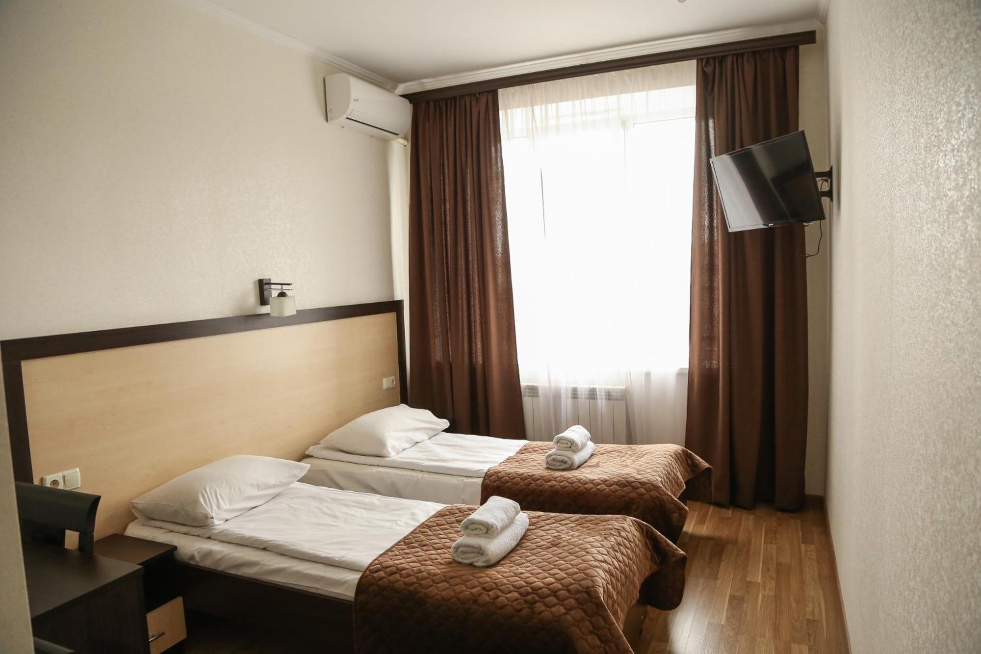 Hotel Koral 체르니우치 외부 사진