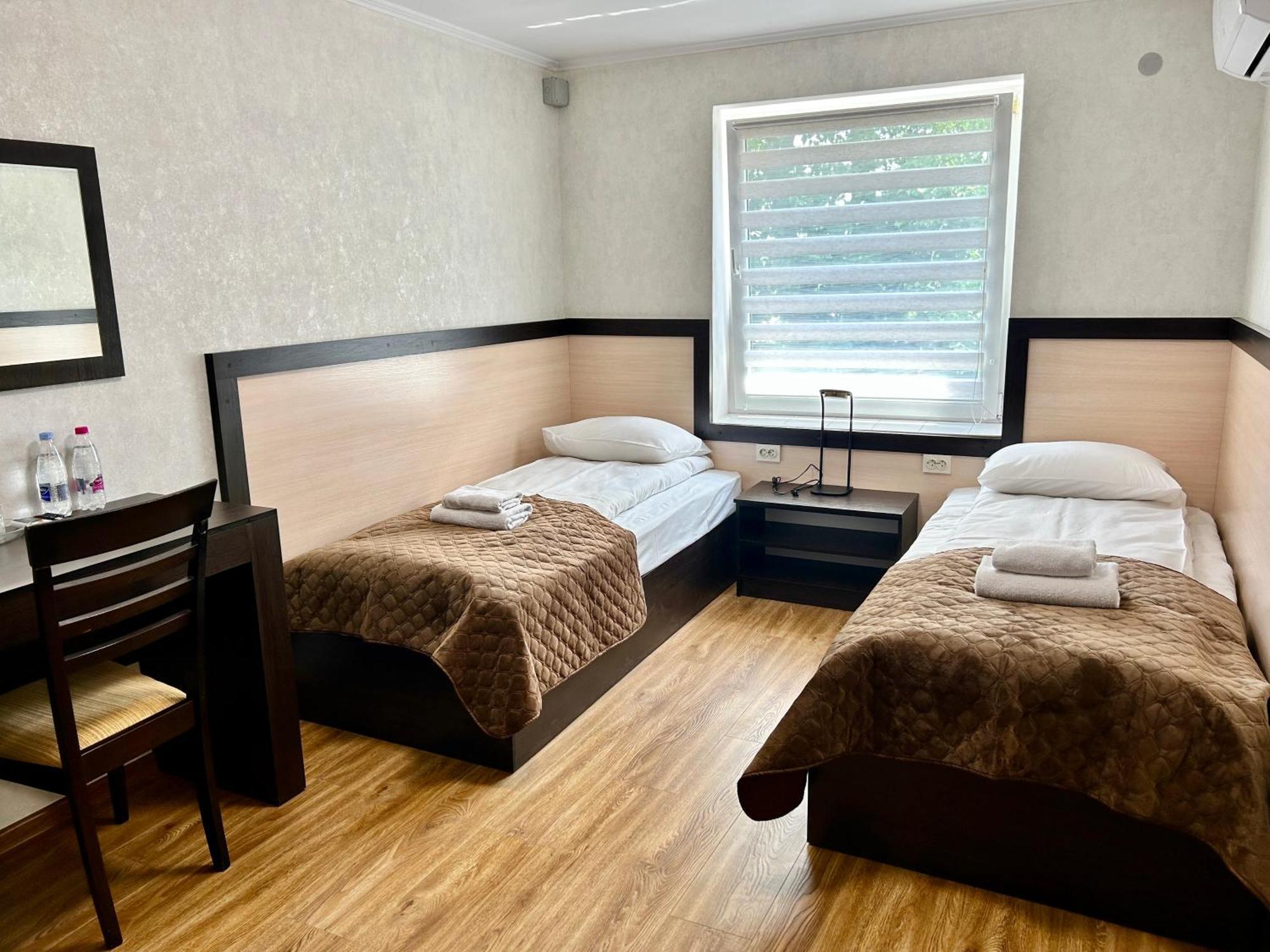 Hotel Koral 체르니우치 외부 사진